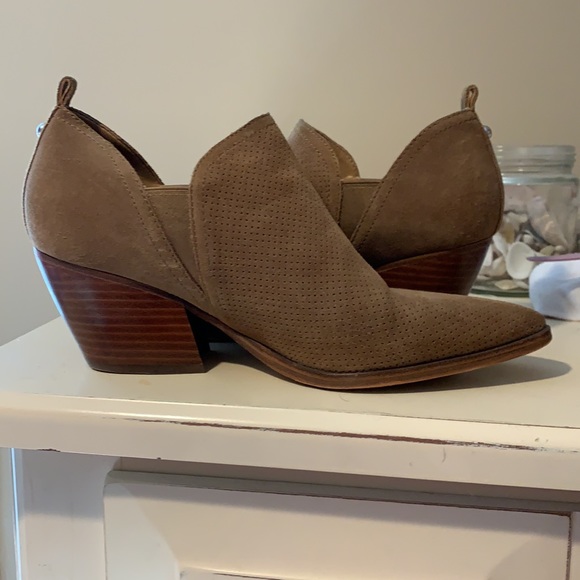 Marc Fisher tan suede booties sz 10 - Picture 7 of 9